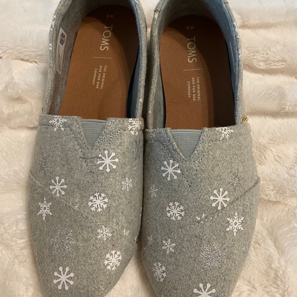 Gray Snowflake Toms - Picture 2 of 3